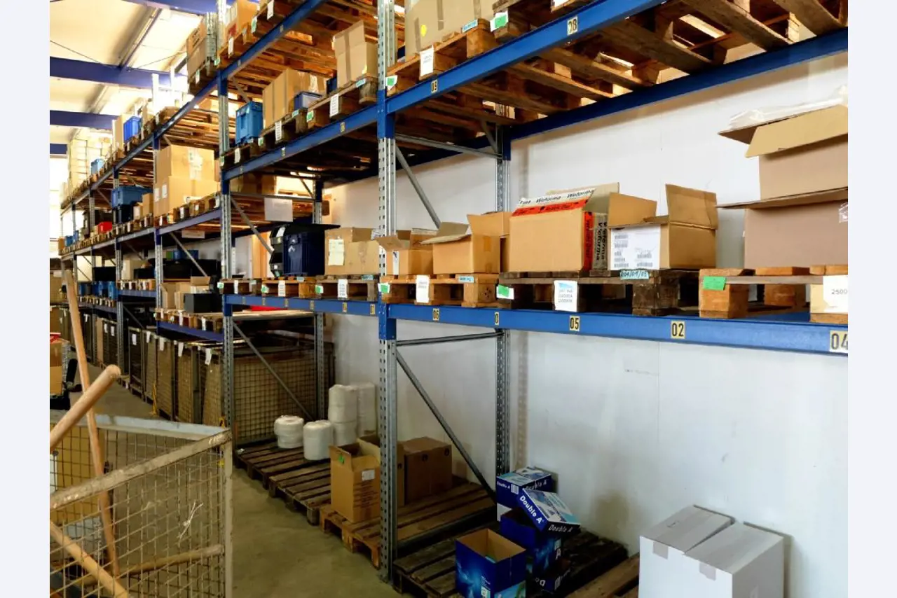 Machines pour la fabrication de pièces (rapportées) automobiles moussées et injectées-1