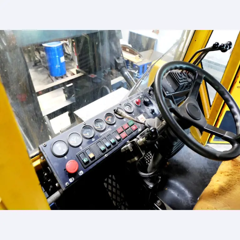 Machines for the manufacturing of foamed <br>and injected attachments and spare parts <br>for the automotive sector-10