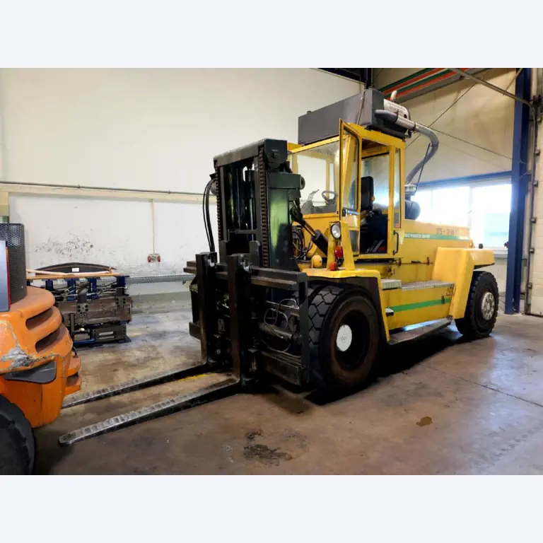 Machines for the manufacturing of foamed <br>and injected attachments and spare parts <br>for the automotive sector-1