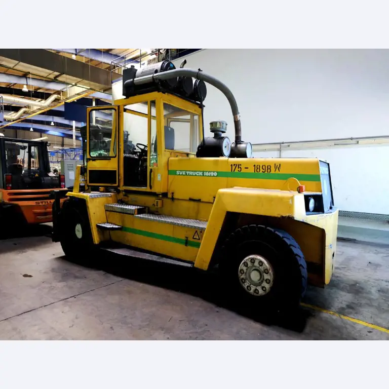 Machines for the manufacturing of foamed <br>and injected attachments and spare parts <br>for the automotive sector-2