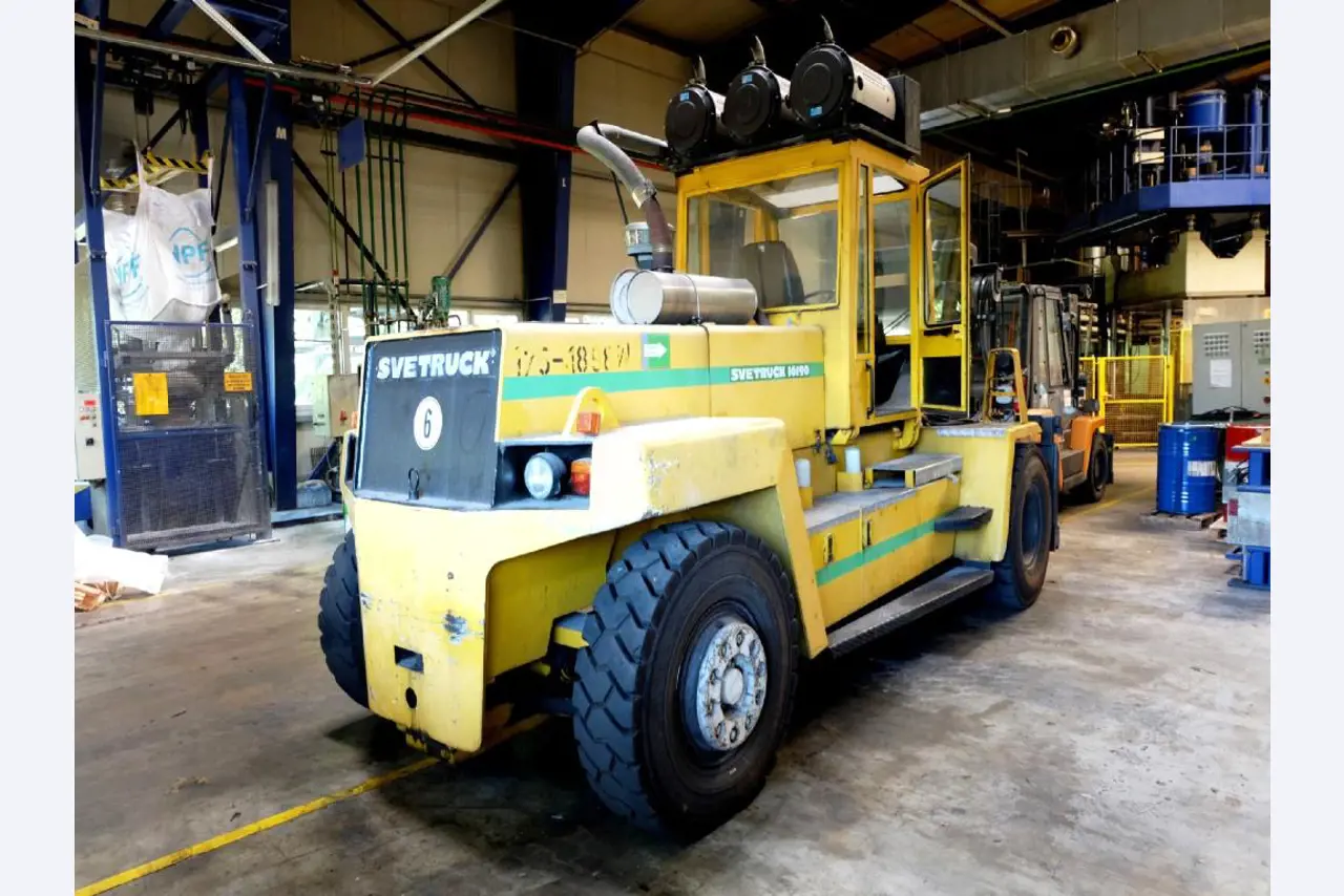 Machines for the manufacturing of foamed <br>and injected attachments and spare parts <br>for the automotive sector-5