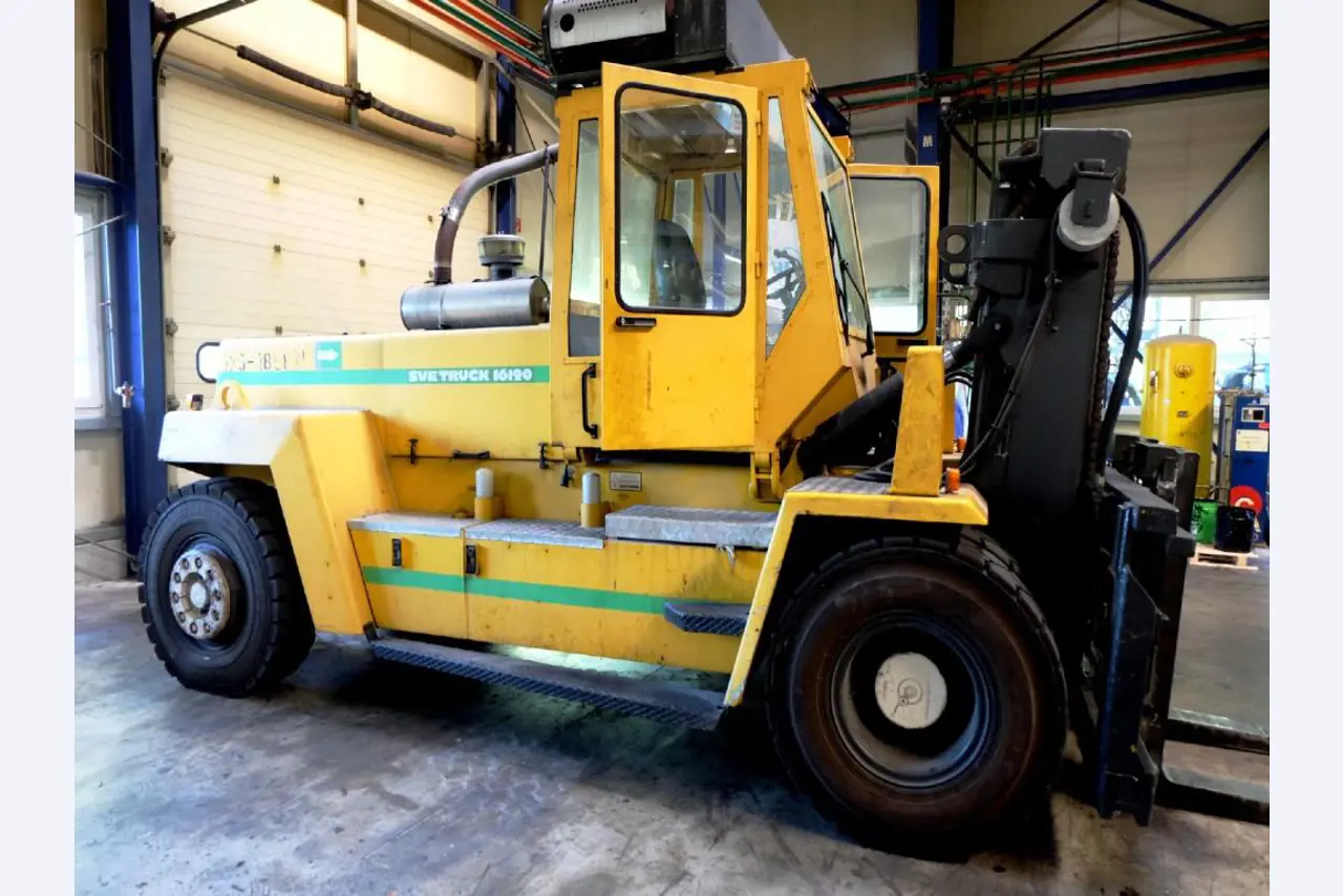 Machines for the manufacturing of foamed <br>and injected attachments and spare parts <br>for the automotive sector-6