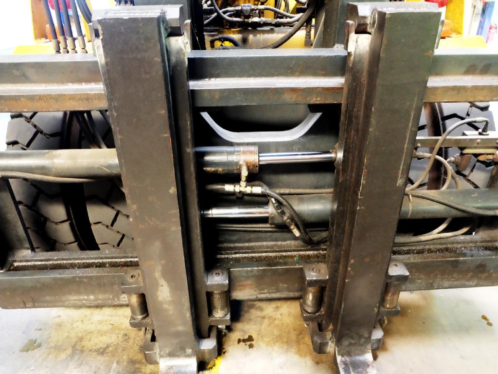 Machines for the manufacturing of foamed <br>and injected attachments and spare parts <br>for the automotive sector-9