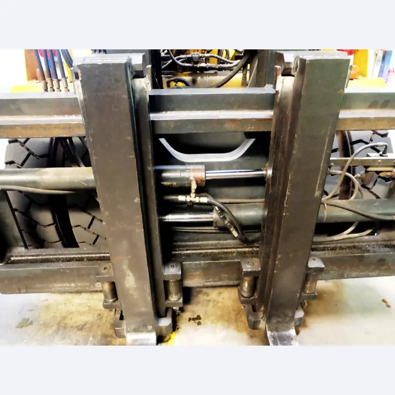 Machines for the manufacturing of foamed <br>and injected attachments and spare parts <br>for the automotive sector-9