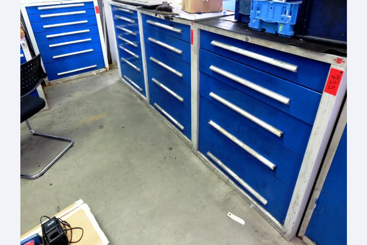 Machines for the manufacturing of foamed <br>and injected attachments and spare parts <br>for the automotive sector-1