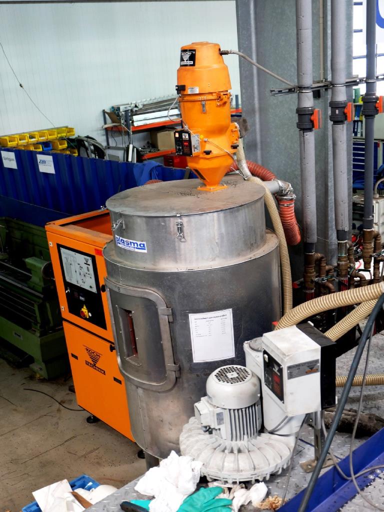 Machines for the manufacturing of foamed <br>and injected attachments and spare parts <br>for the automotive sector-2