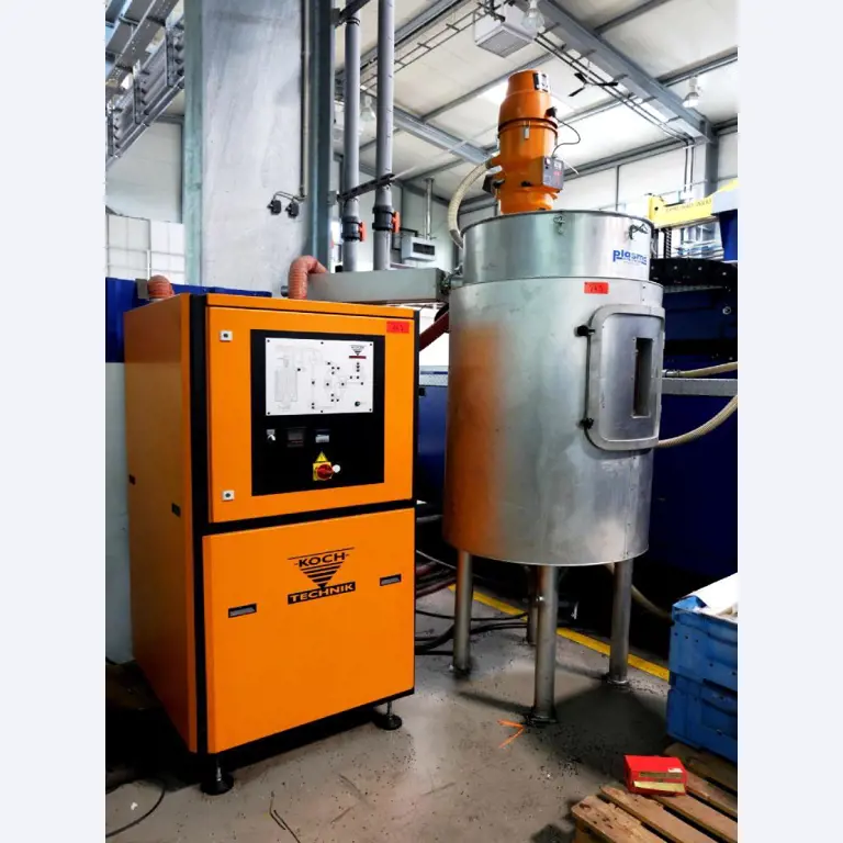 Machines pour la fabrication de pièces (rapportées) automobiles moussées et injectées-3