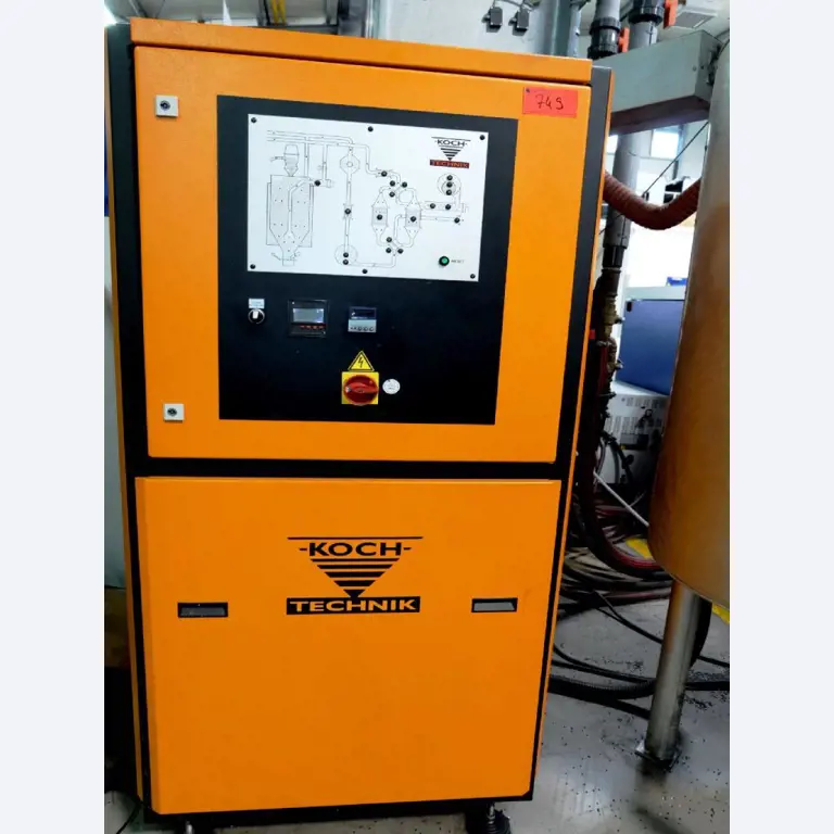 Machines pour la fabrication de pièces (rapportées) automobiles moussées et injectées-4