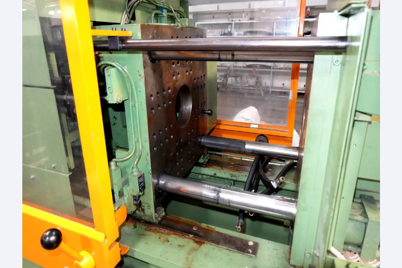 Machines for the manufacturing of foamed <br>and injected attachments and spare parts <br>for the automotive sector-8