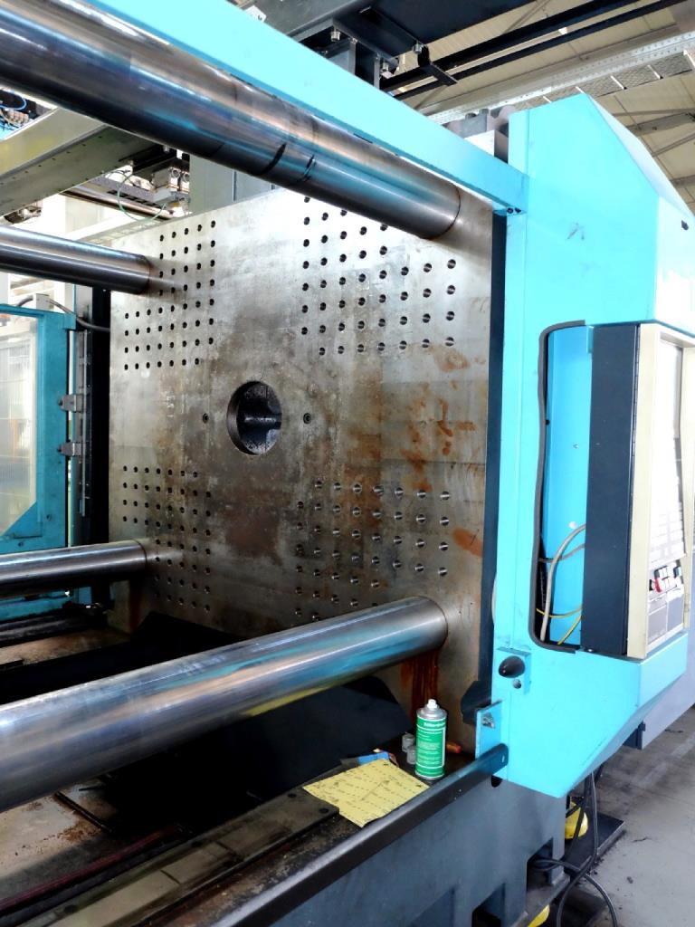 Machines for the manufacturing of foamed <br>and injected attachments and spare parts <br>for the automotive sector-12