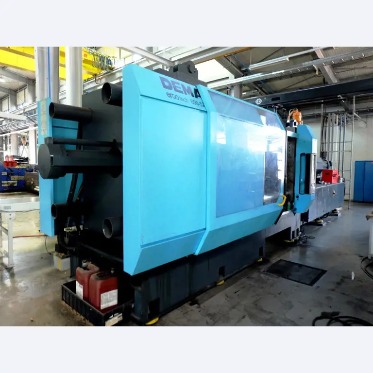 Machines for the manufacturing of foamed <br>and injected attachments and spare parts <br>for the automotive sector-1