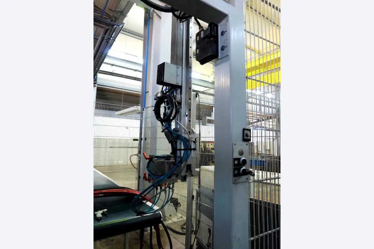 Machines for the manufacturing of foamed <br>and injected attachments and spare parts <br>for the automotive sector-3