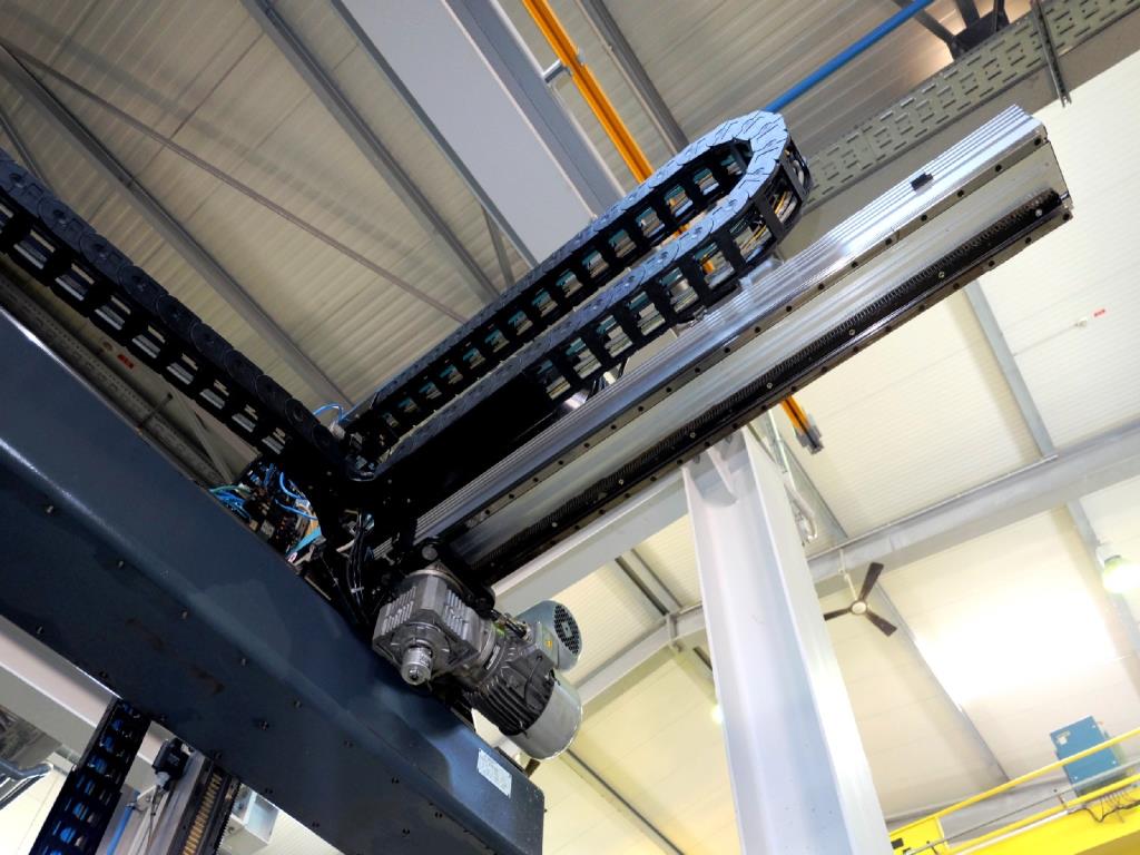 Machines for the manufacturing of foamed <br>and injected attachments and spare parts <br>for the automotive sector-4