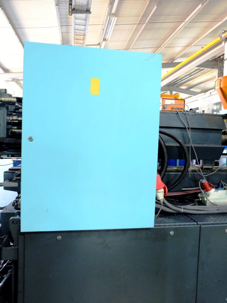 Machines for the manufacturing of foamed <br>and injected attachments and spare parts <br>for the automotive sector-6