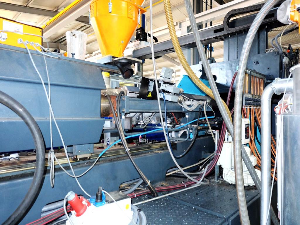 Machines for the manufacturing of foamed <br>and injected attachments and spare parts <br>for the automotive sector-7