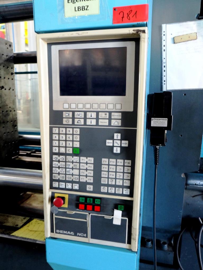 Machines for the manufacturing of foamed <br>and injected attachments and spare parts <br>for the automotive sector-9