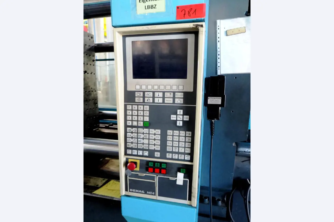 Machines for the manufacturing of foamed <br>and injected attachments and spare parts <br>for the automotive sector-9