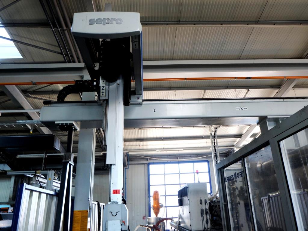 Machines for the manufacturing of foamed <br>and injected attachments and spare parts <br>for the automotive sector-18