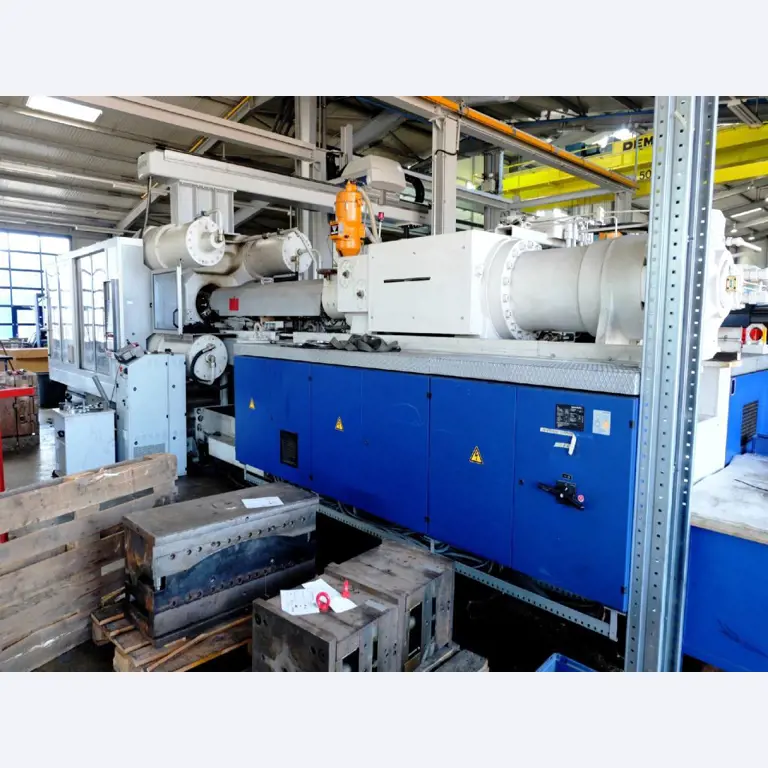 Machines for the manufacturing of foamed <br>and injected attachments and spare parts <br>for the automotive sector-2