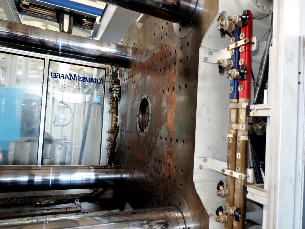 Machines for the manufacturing of foamed <br>and injected attachments and spare parts <br>for the automotive sector-7