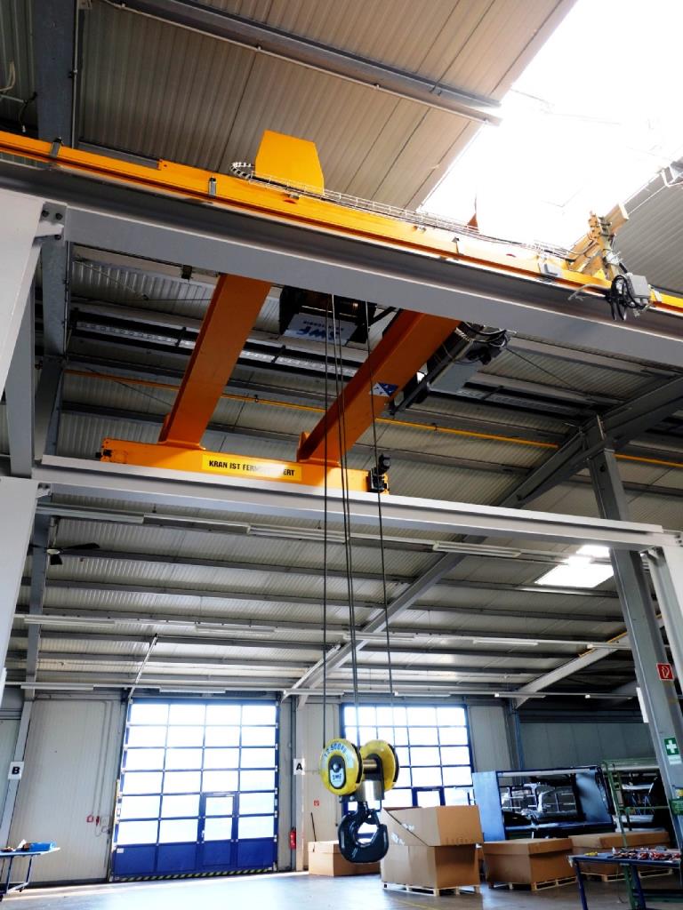 Machines for the manufacturing of foamed <br>and injected attachments and spare parts <br>for the automotive sector-2