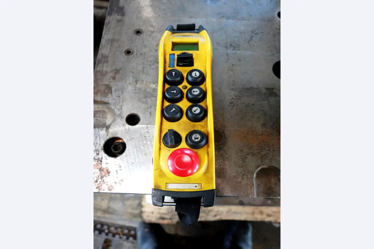 Machines for the manufacturing of foamed <br>and injected attachments and spare parts <br>for the automotive sector-4