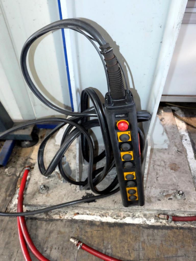 Machines for the manufacturing of foamed <br>and injected attachments and spare parts <br>for the automotive sector-5