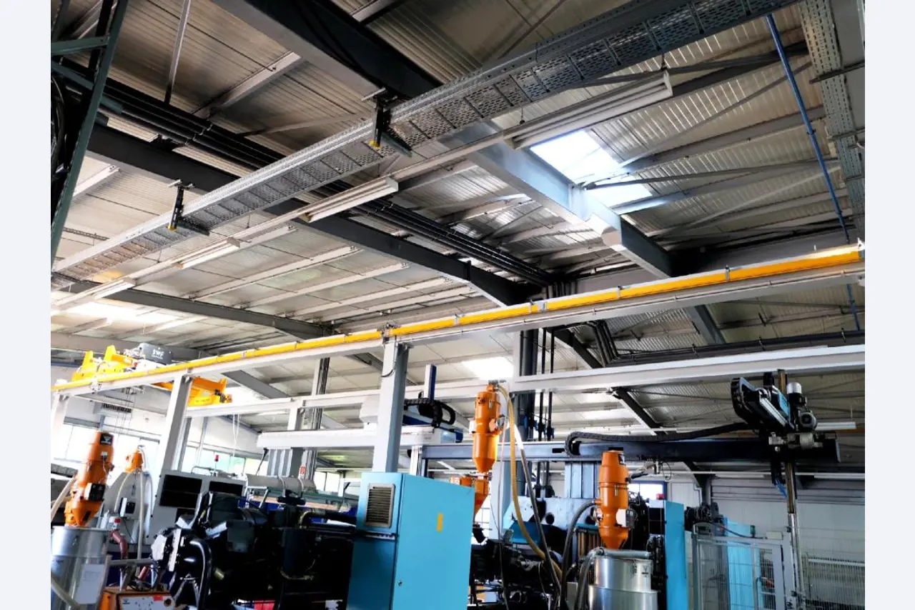 Machines for the manufacturing of foamed <br>and injected attachments and spare parts <br>for the automotive sector-6