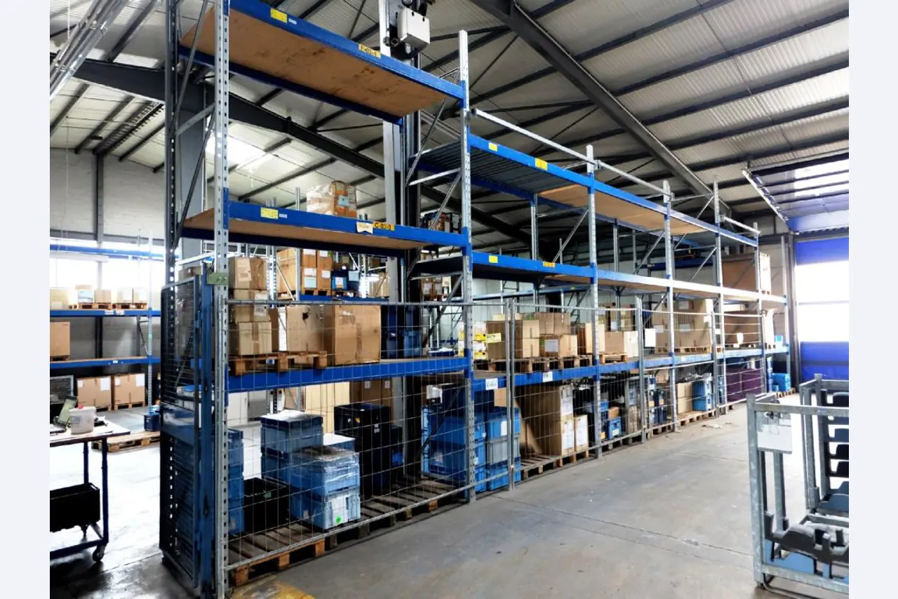 Machines for the manufacturing of foamed <br>and injected attachments and spare parts <br>for the automotive sector-1