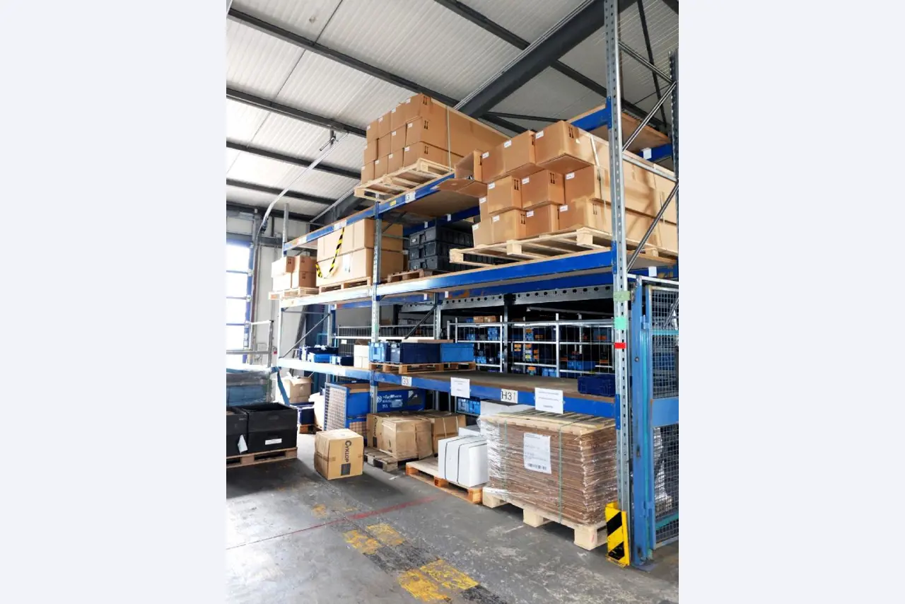 Machines for the manufacturing of foamed <br>and injected attachments and spare parts <br>for the automotive sector-2