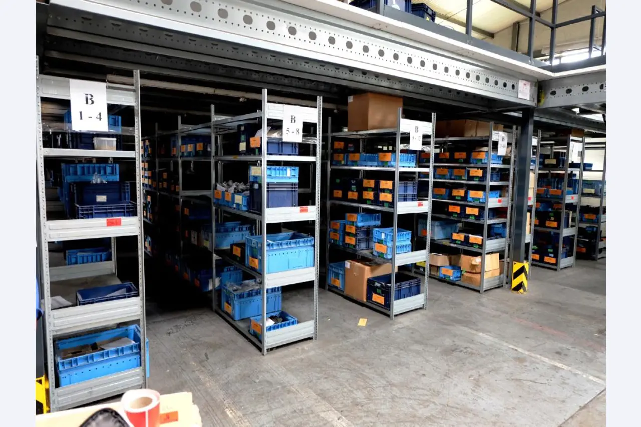 Machines pour la fabrication de pièces (rapportées) automobiles moussées et injectées-1