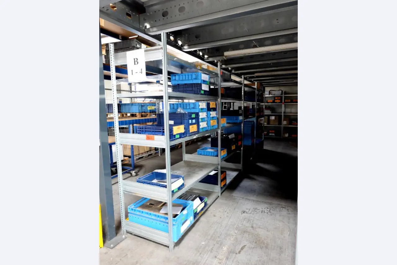 Machines pour la fabrication de pièces (rapportées) automobiles moussées et injectées-2