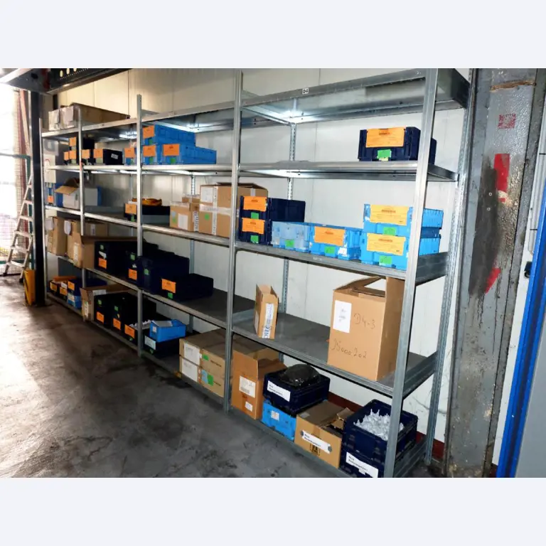 Machines pour la fabrication de pièces (rapportées) automobiles moussées et injectées-3