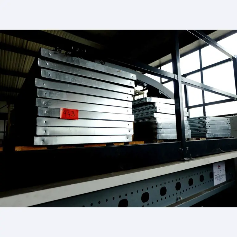 Machines pour la fabrication de pièces (rapportées) automobiles moussées et injectées-4