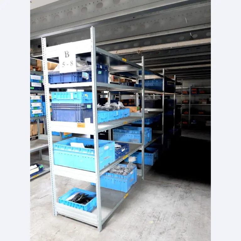 Machines pour la fabrication de pièces (rapportées) automobiles moussées et injectées-5