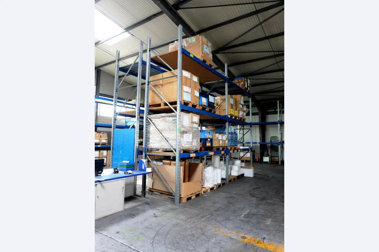 Machines pour la fabrication de pièces (rapportées) automobiles moussées et injectées-2