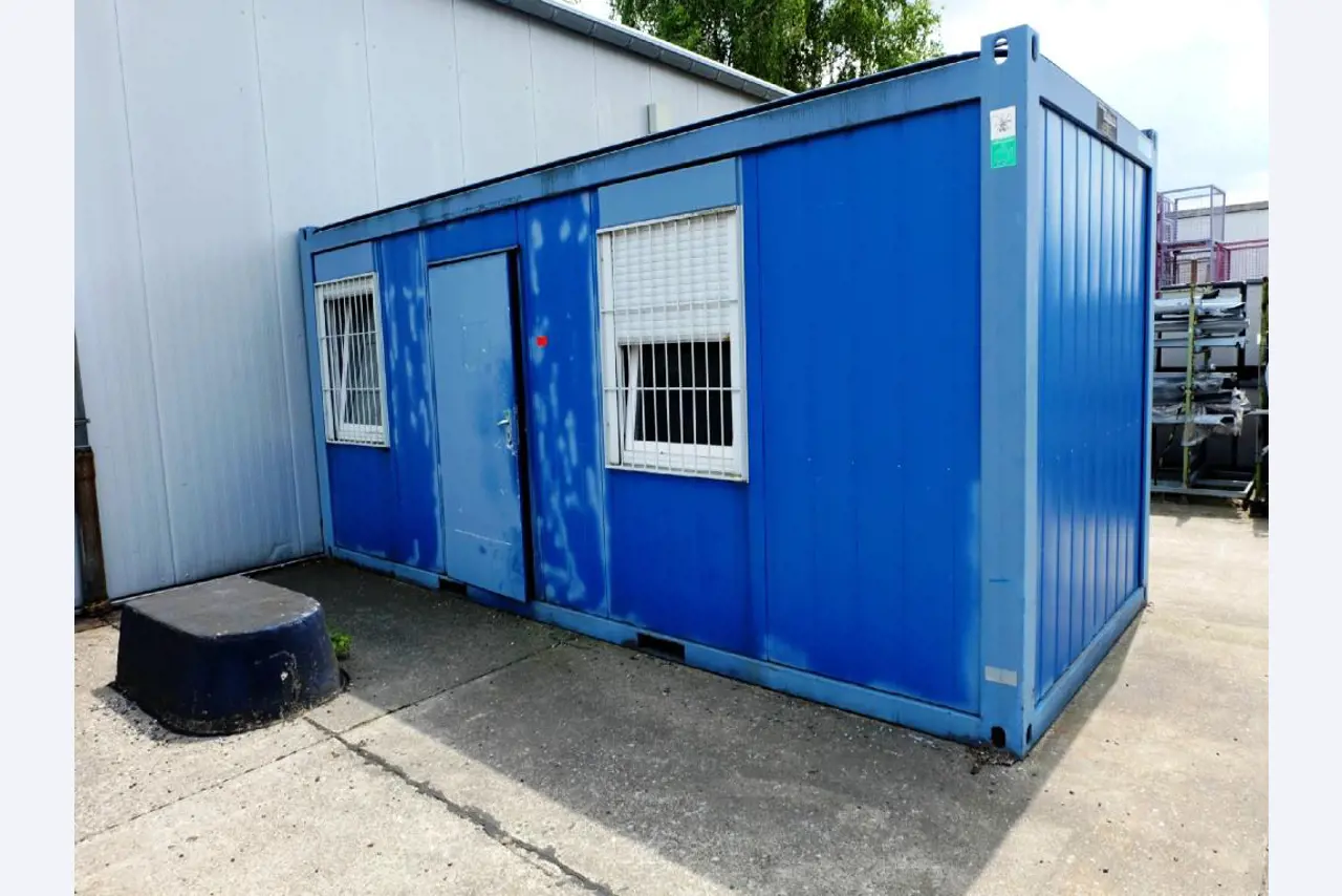 Machines pour la fabrication de pièces (rapportées) automobiles moussées et injectées-1