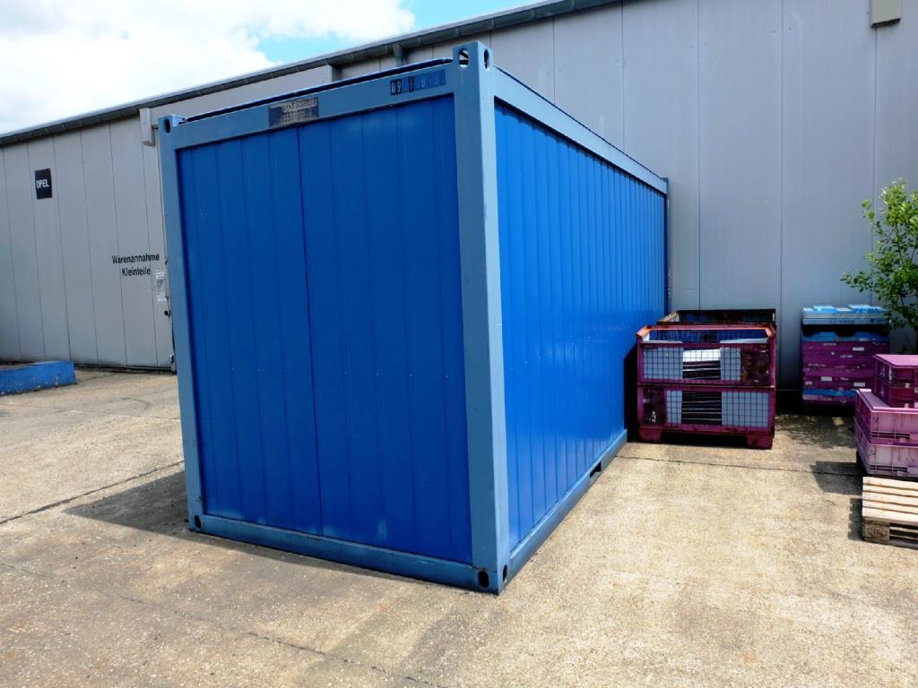 Machines for the manufacturing of foamed <br>and injected attachments and spare parts <br>for the automotive sector-2