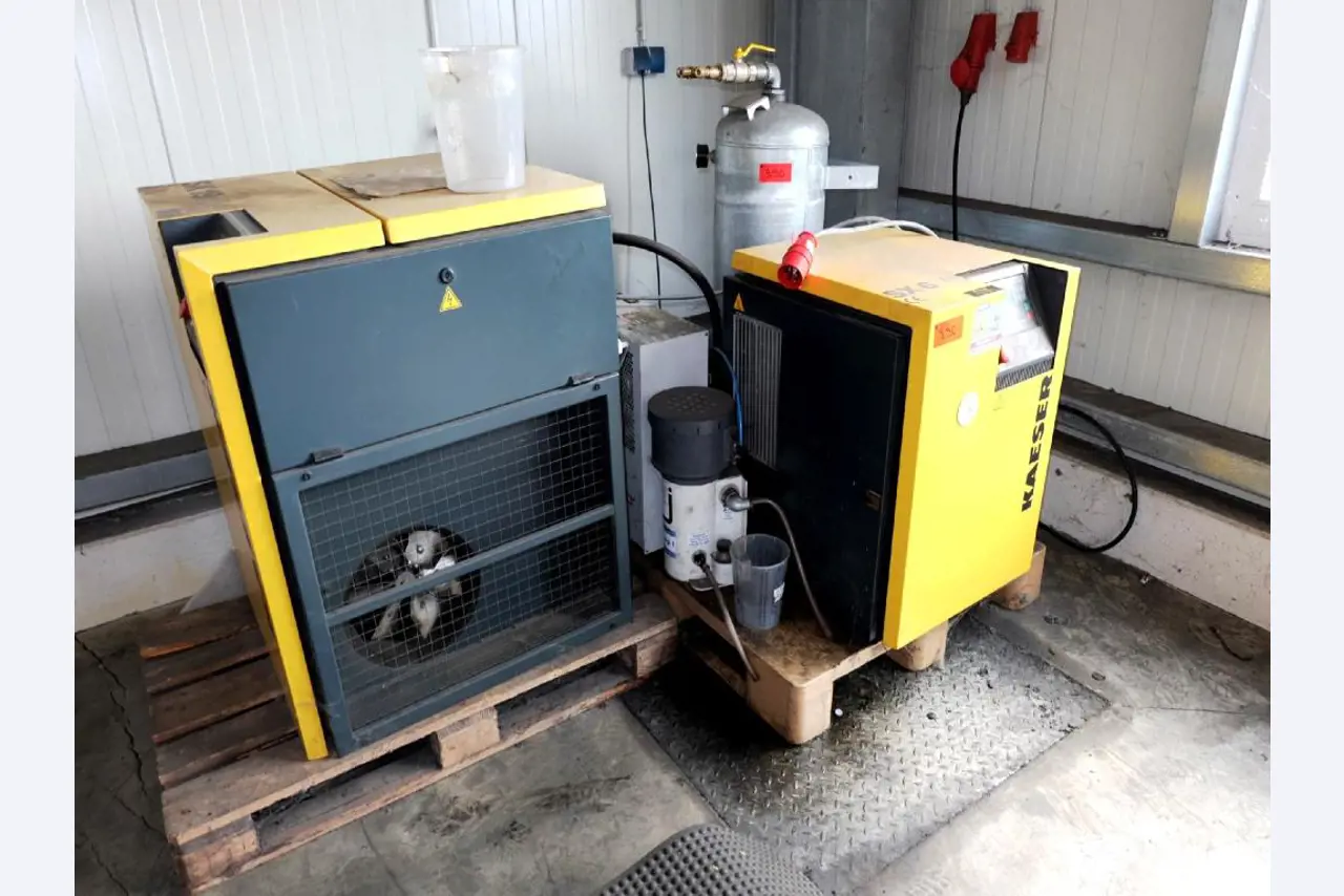 Machines for the manufacturing of foamed <br>and injected attachments and spare parts <br>for the automotive sector-1