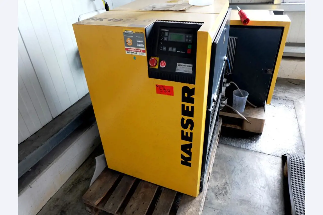 Machines for the manufacturing of foamed <br>and injected attachments and spare parts <br>for the automotive sector-2