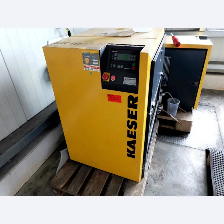 Machines for the manufacturing of foamed <br>and injected attachments and spare parts <br>for the automotive sector-2