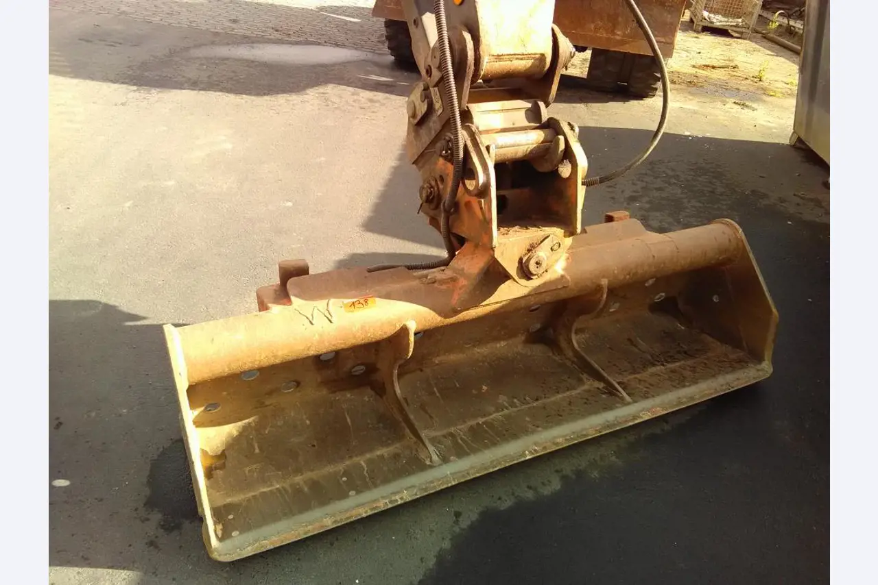 construction machinery and equipment and commercial vehicles -1