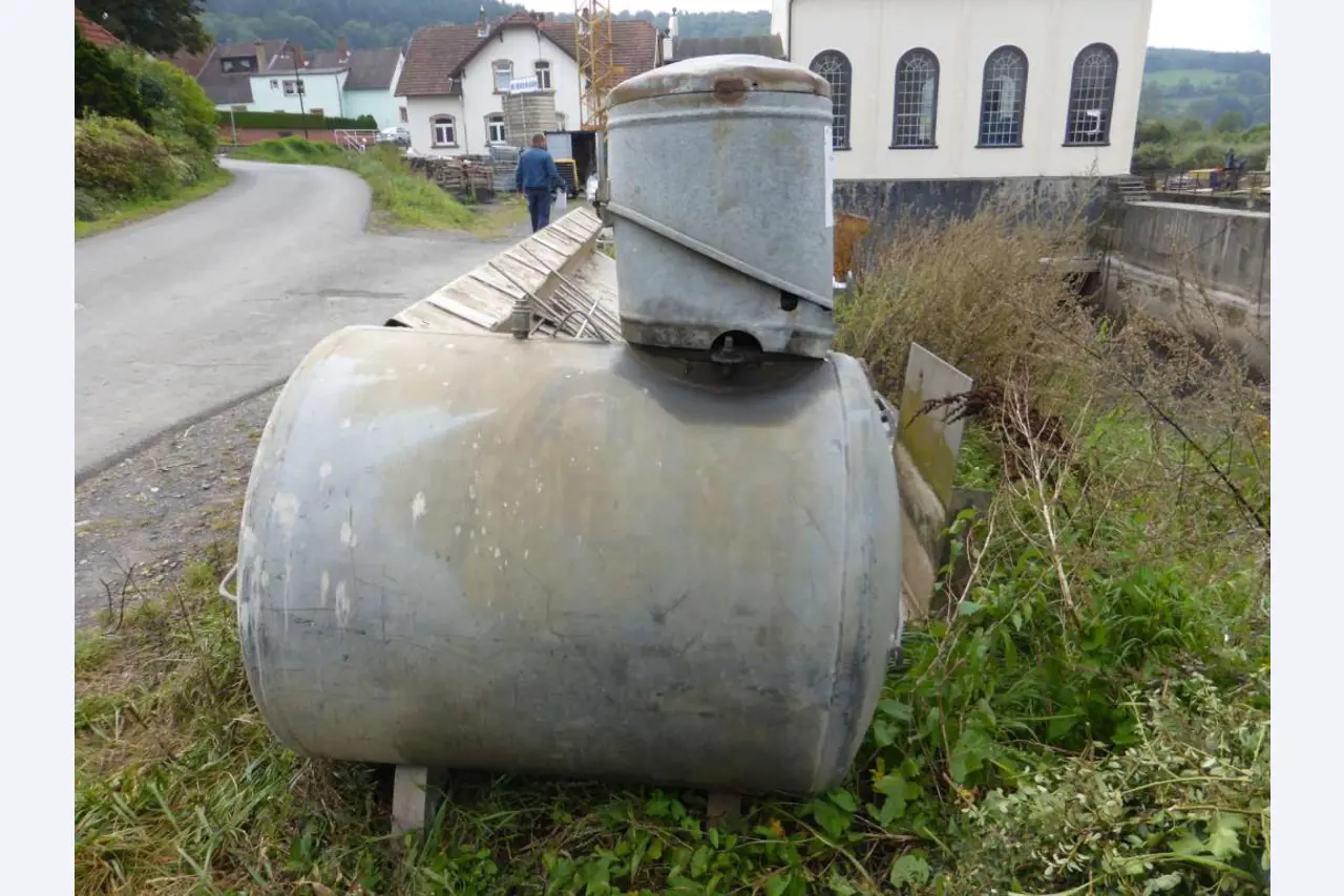 construction machinery and equipment and commercial vehicles -1