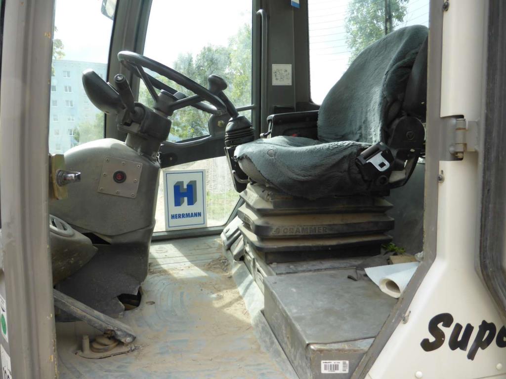 Machines de chantier, matériel de construction, véhicules utilitaires et voitures particulières-4