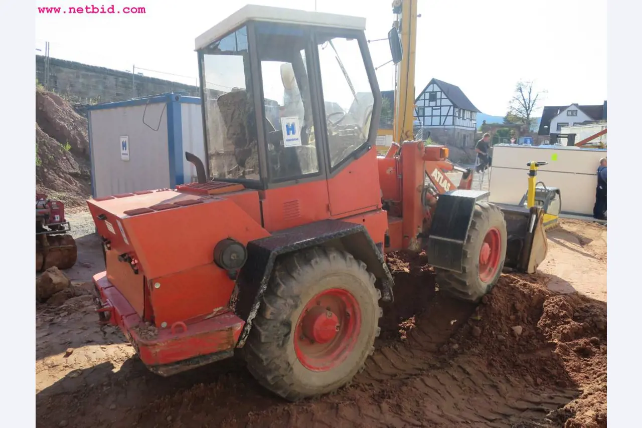 Bouwmachines, bouwuitrusting, bedrijfsvoertuigen en auto´s-4
