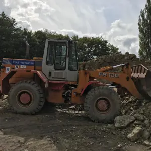 Kolesni nakladalnik Fiat-Hitachi FR130