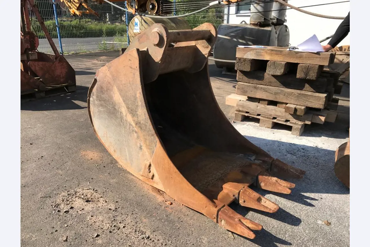 Baumaschinen, Baugeräte, Nutzfahrzeuge und Pkw-3