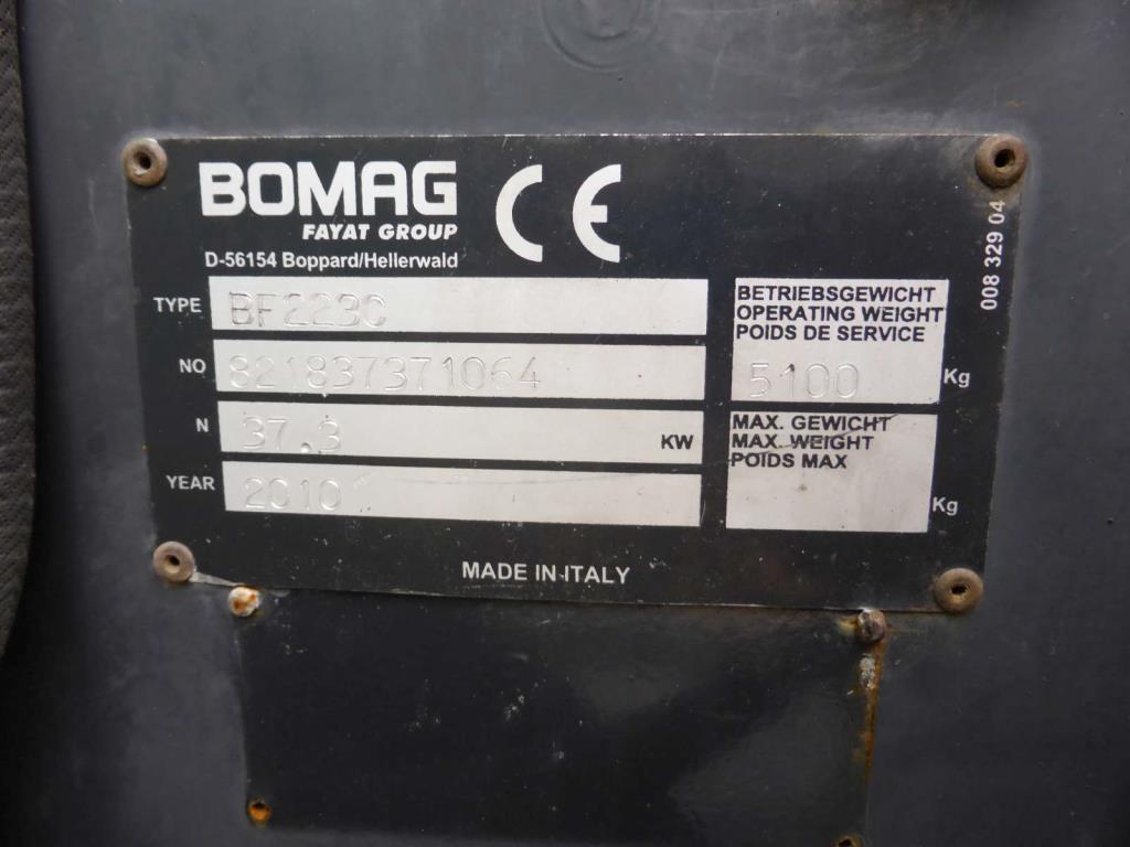 Gradbeni stroji, gradbena oprema, gospodarska vozila in avtomobili-8