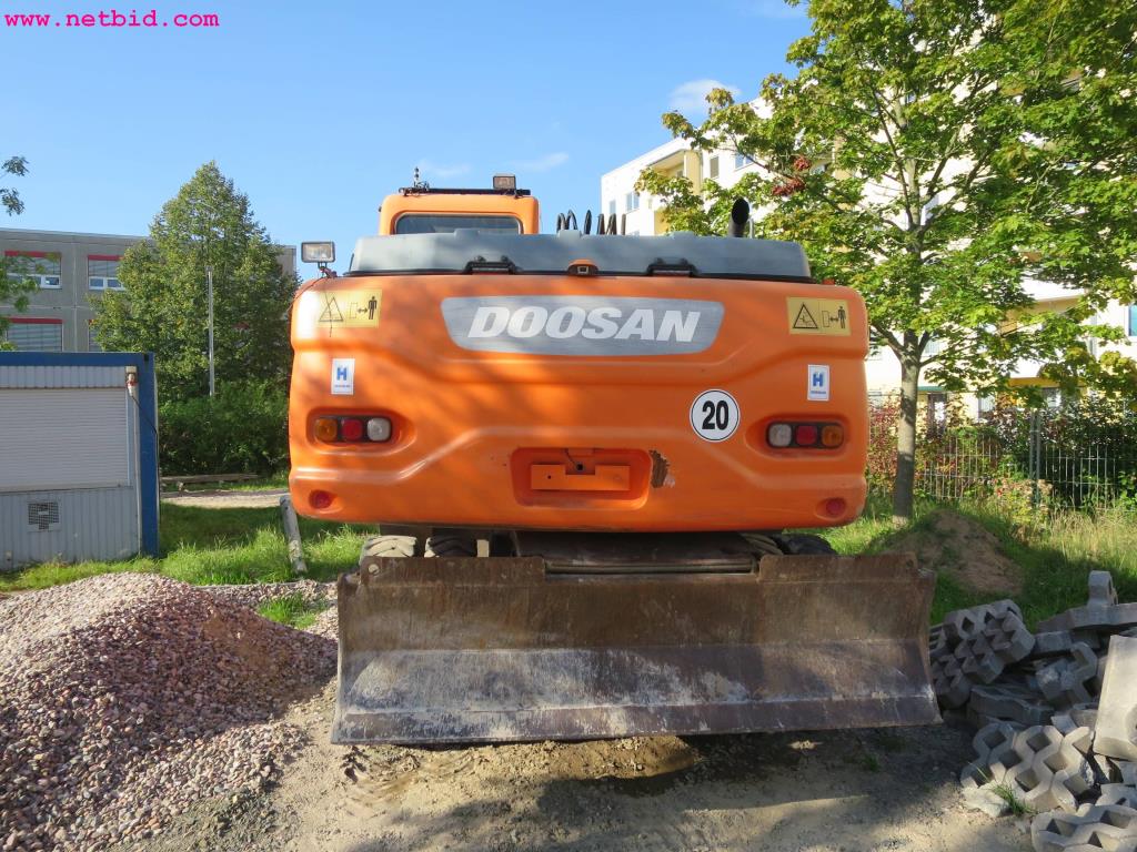 Gradbeni stroji, gradbena oprema, gospodarska vozila in avtomobili-6