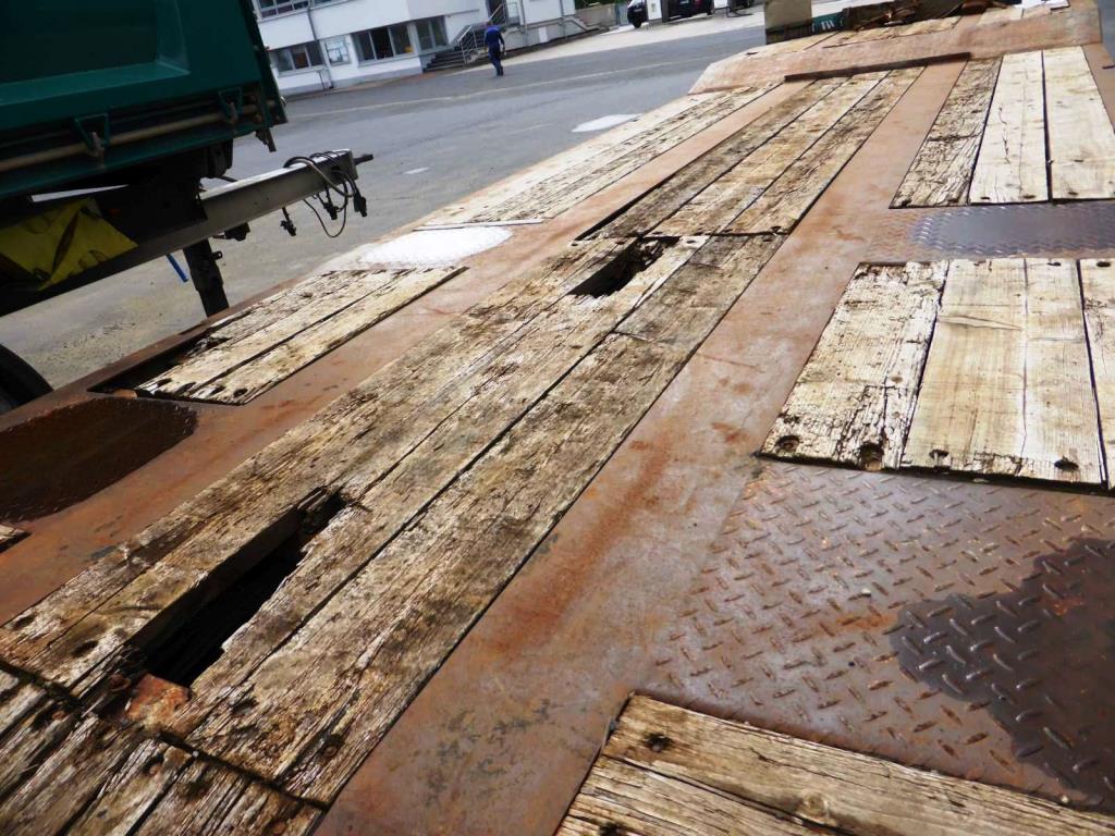 Gradbeni stroji, gradbena oprema, gospodarska vozila in avtomobili-10